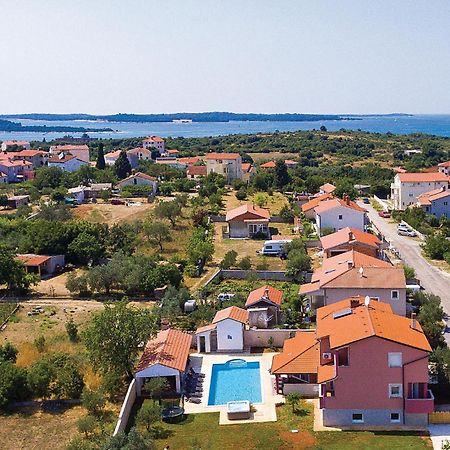 8 Bedroom Awesome Home In Πούλα Εξωτερικό φωτογραφία