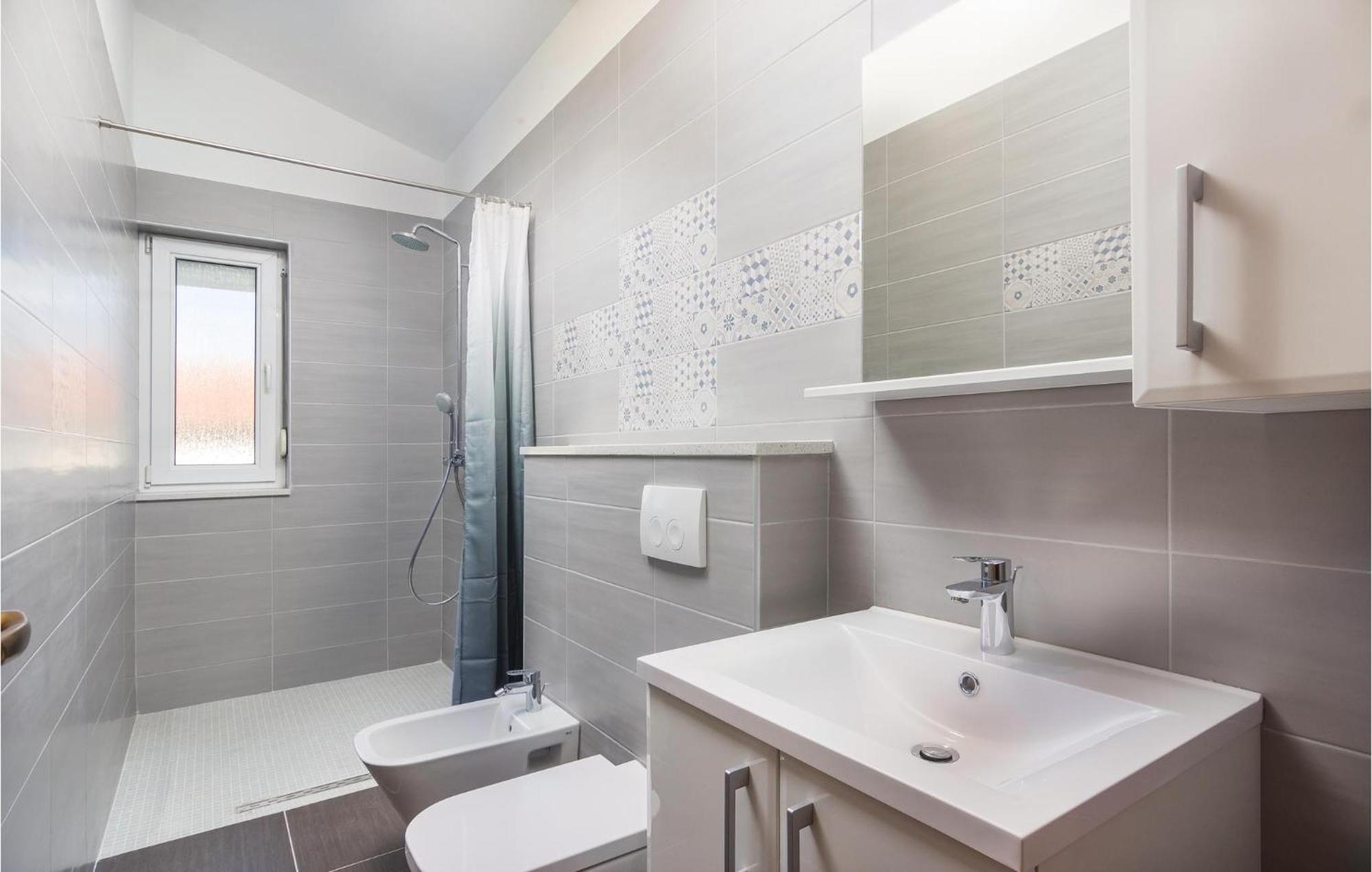 8 Bedroom Awesome Home In Πούλα Εξωτερικό φωτογραφία