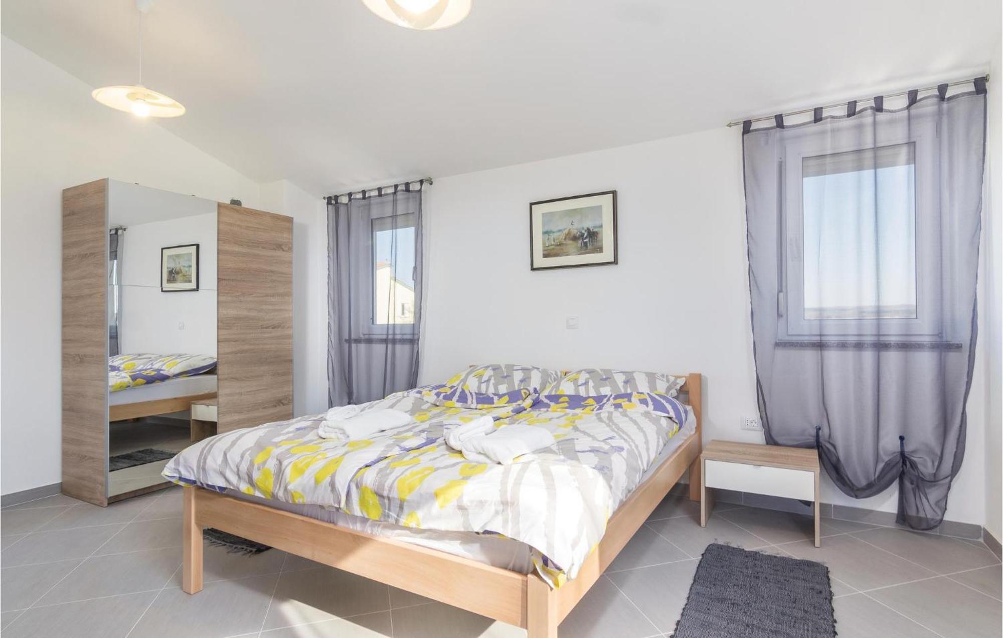 8 Bedroom Awesome Home In Πούλα Εξωτερικό φωτογραφία