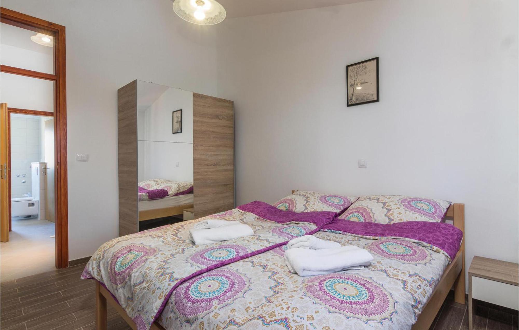 8 Bedroom Awesome Home In Πούλα Εξωτερικό φωτογραφία